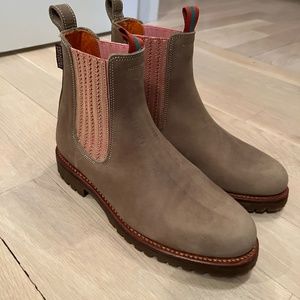 Penelope Chilvers, light brown ankel boot; size 38